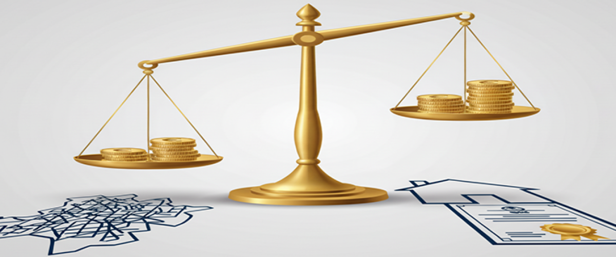 Costo pratiche edilizie a Torino: un professionista Studio 3Dr analizza la conformità di una planimetria.